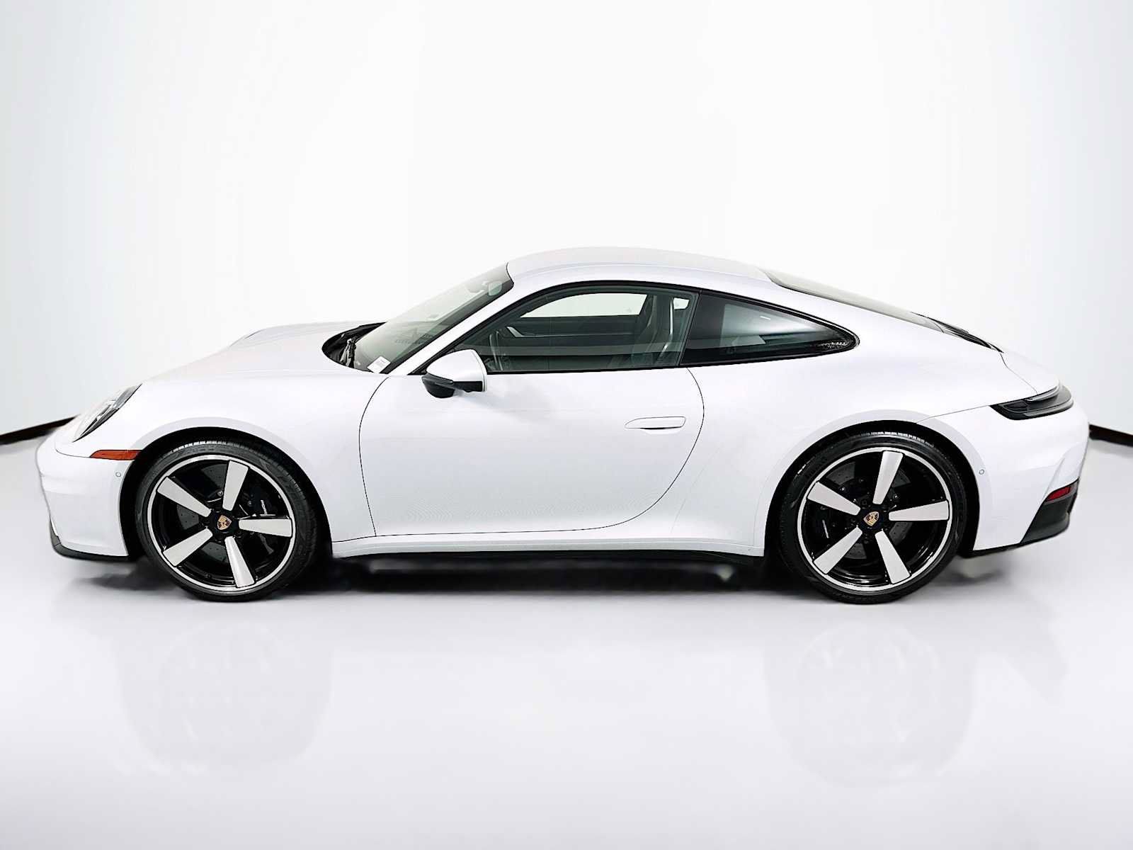 Certified 2025 Porsche 911 Carrera S RWD image 2