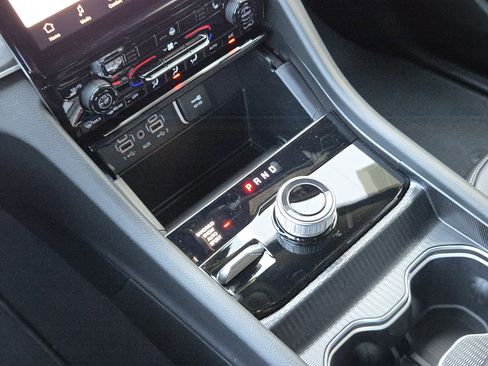 New 2025 Jeep Grand Cherokee L Limited w/ Black Appearance Package image 17