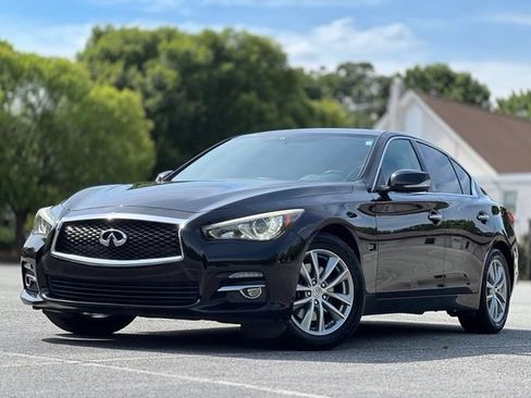 Used 2017 INFINITI Q50 2.0t w/ Moonroof Package RWD image 1
