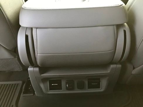 Used 2021 GMC Sierra 1500 SLT AWD/4WD image 16