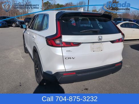 Used 2023 Honda CR-V LX image 6