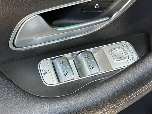 Used 2022 Mercedes-Benz GLS 450 4MATIC image 13