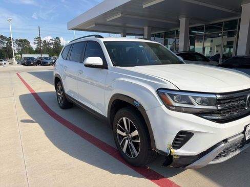 Used 2022 Volkswagen Atlas SE image 2