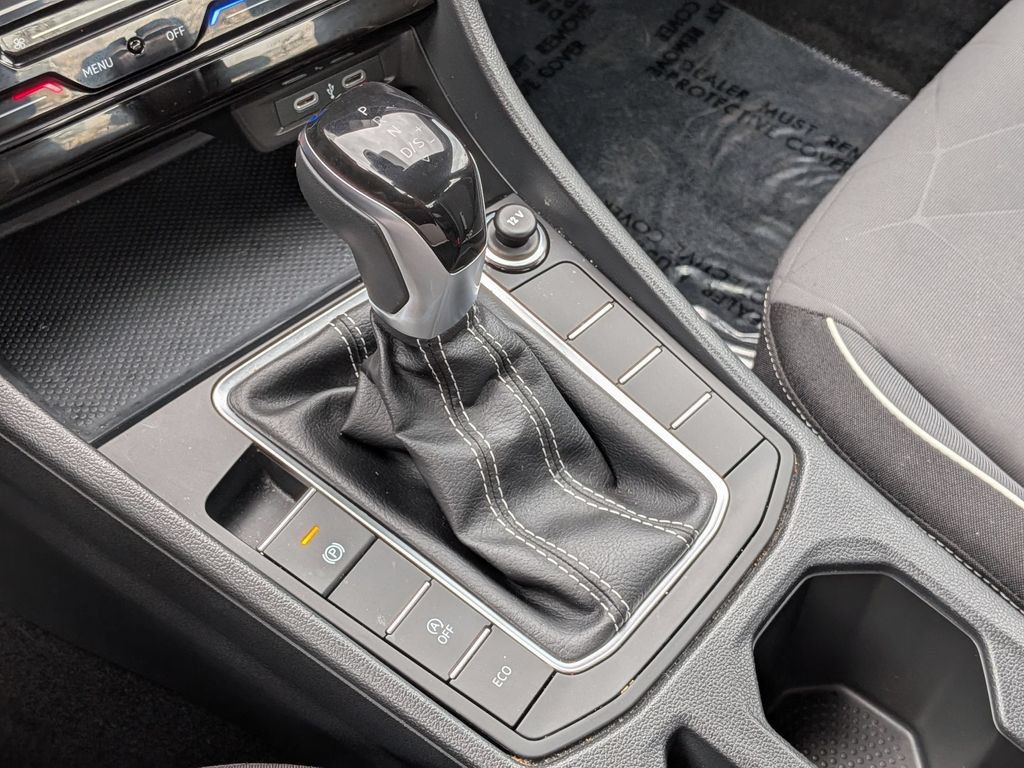 Used 2025 Volkswagen Jetta Sport FWD image 23