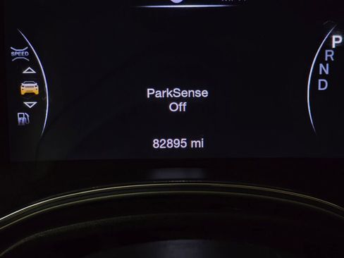 Used 2018 Jeep Grand Cherokee Altitude AWD/4WD image 25