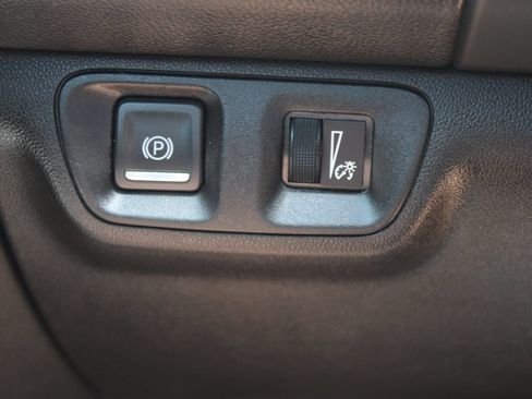 Used 2021 GMC Acadia SLT w/ Elevation Edition FWD image 21