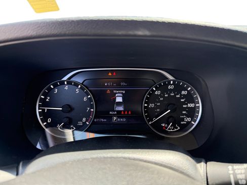 Used 2024 Nissan Frontier SV RWD image 11