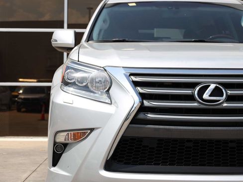 Used 2018 Lexus GX 460 Premium w/ Premium Package AWD/4WD image 50