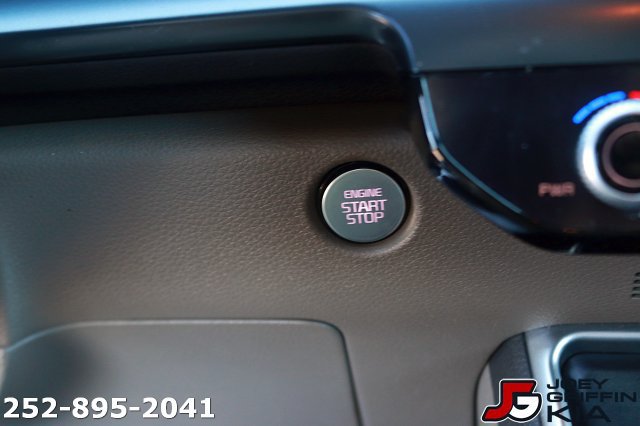 Certified 2026 Kia Carnival FWD image 23