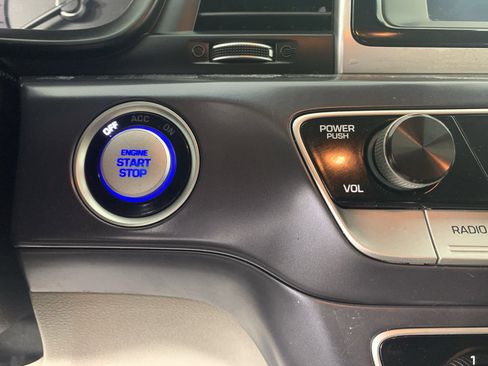 Used 2018 Hyundai Sonata SEL w/ Tech Package 02 image 18