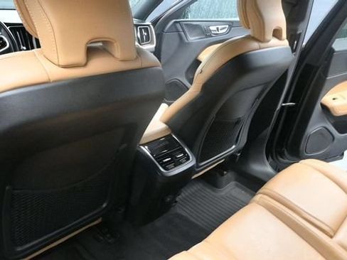 Used 2021 Volvo XC60 T5 Inscription AWD/4WD image 28