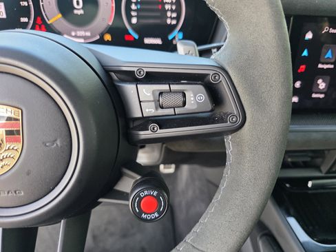 Used 2024 Porsche Cayenne Turbo GT image 19