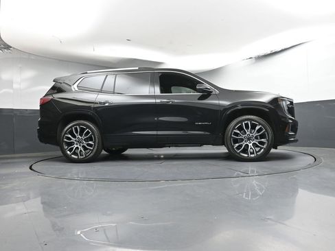 Used 2026 GMC Acadia Denali Ultimate w/ LPO, Floor Liner Package FWD image 32