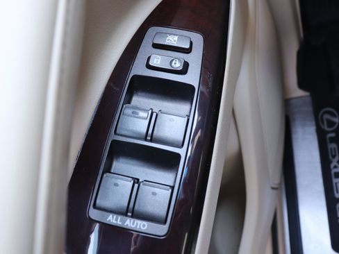 Used 2013 Lexus LX 570 4WD image 80