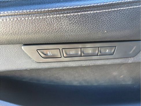Used 2019 BMW 740i w/ M Sport Package image 23
