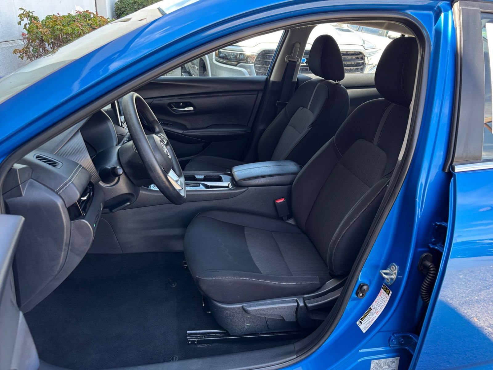 Used 2025 Nissan Sentra SV FWD image 34