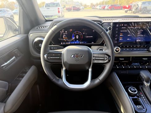 New 2025 Chevrolet Colorado ZR2 w/ Off-Road Front Bumper Package image 18