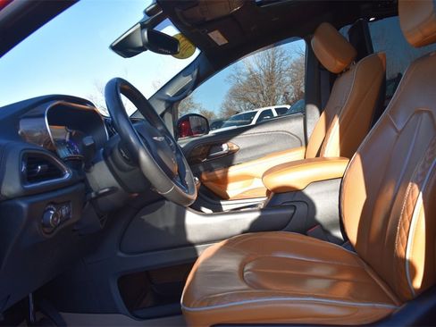 Used 2021 Chrysler Pacifica Pinnacle image 34