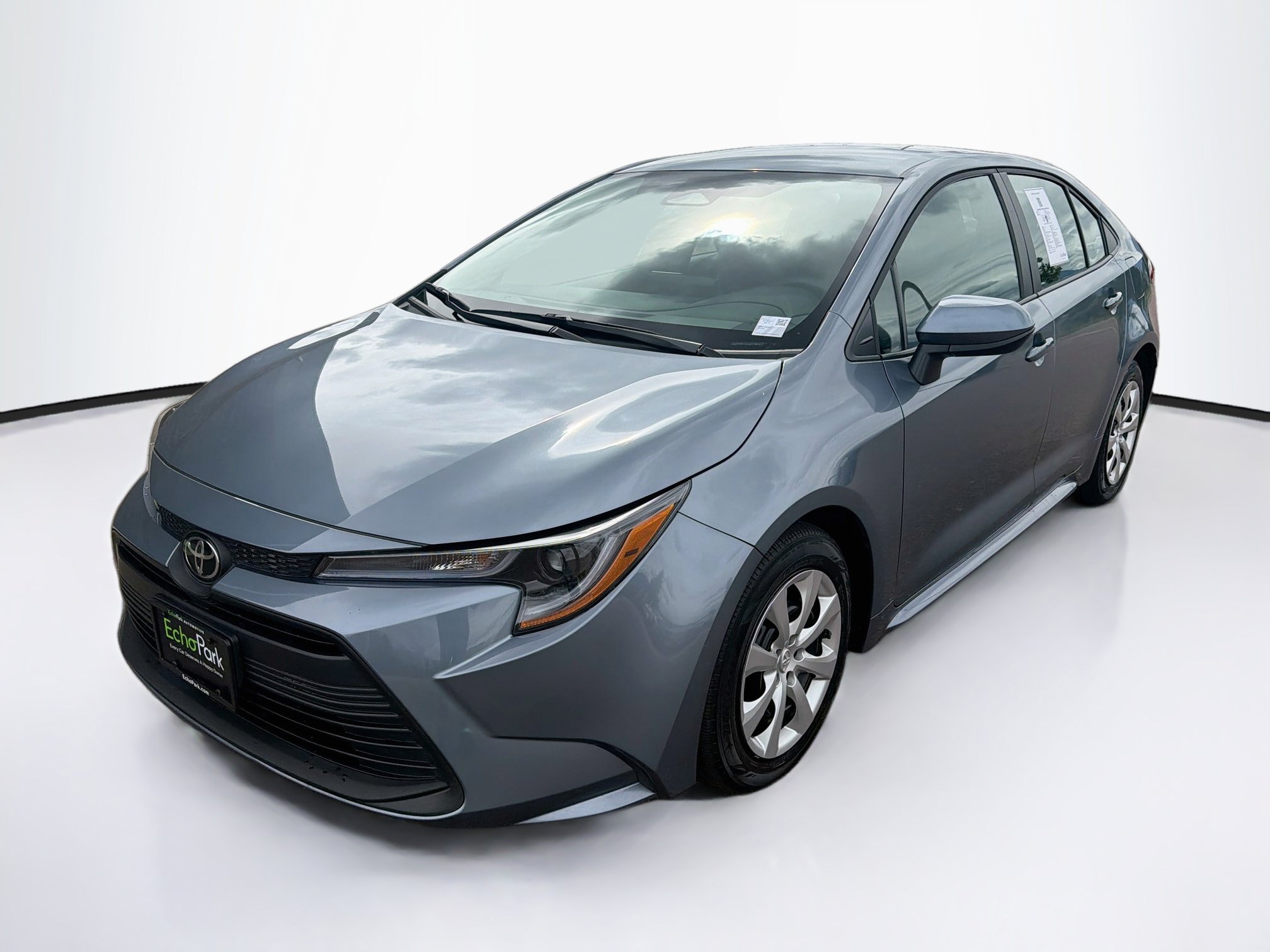 Used 2026 Toyota Corolla LE FWD image 3