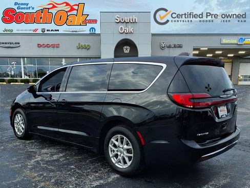Used 2025 Chrysler Pacifica Select FWD image 4