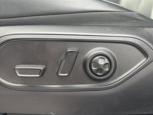 Used 2023 Jeep Grand Cherokee Overland AWD/4WD image 9