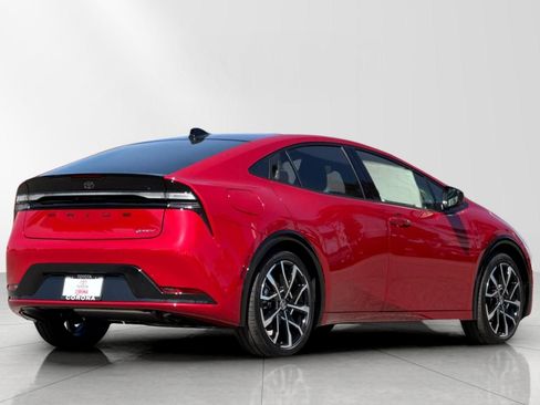 New 2026 Toyota Prius Plug-In Hybrid FWD image 3
