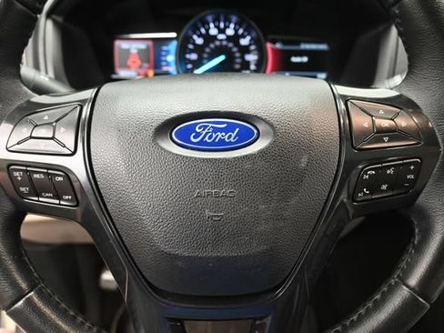 Certified 2018 Ford Explorer XLT w/ Equipment Group 202A AWD/4WD image 18