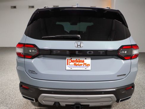 Used 2023 Honda Pilot Touring image 8