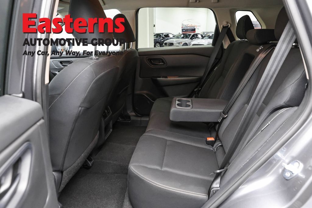 Used 2024 Nissan Rogue S AWD/4WD image 22