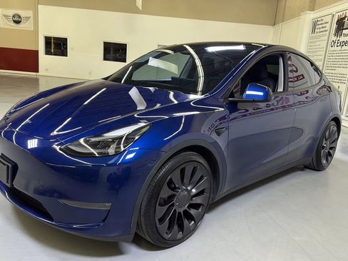 Used 2024 Tesla Model Y Performance AWD/4WD image 5