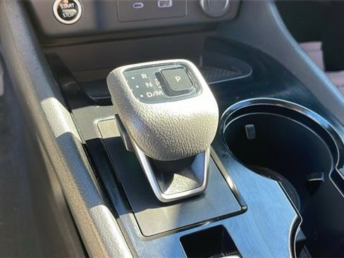 Used 2023 Nissan Rogue SV image 17