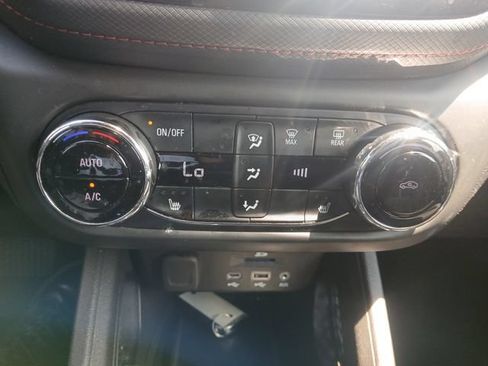 Used 2022 Chevrolet TrailBlazer RS w/ Sun and Liftgate Package AWD/4WD image 29