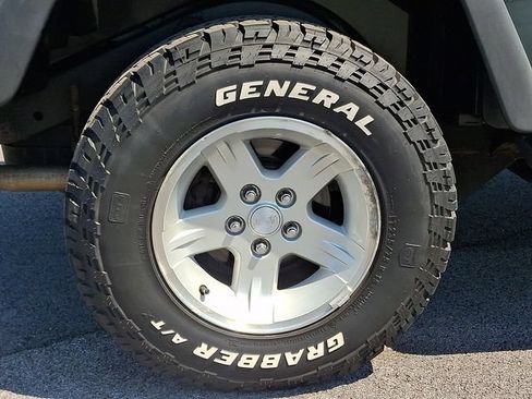 Used 2004 Jeep Wrangler 4WD w/ 30" Tire & Wheel Group image 25
