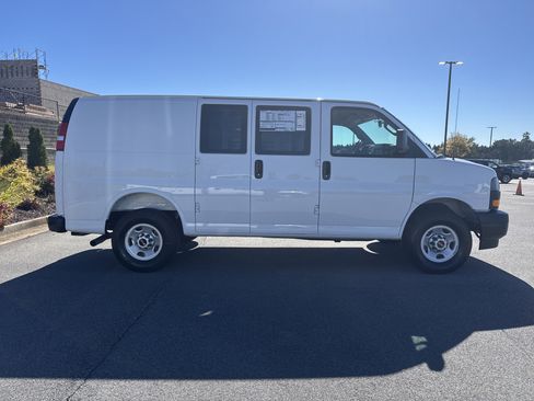 New 2025 GMC Savana 2500 w/ Driver Convenience Package image 11