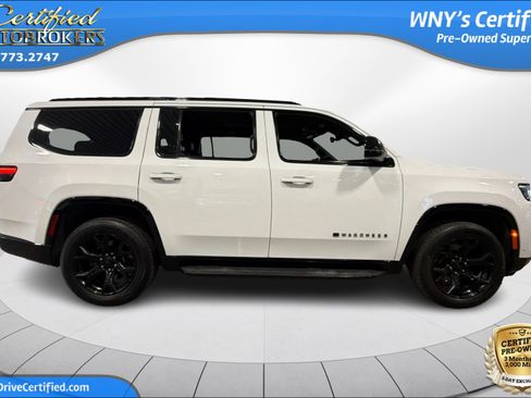 Used 2024 Jeep Wagoneer Series II AWD/4WD image 4