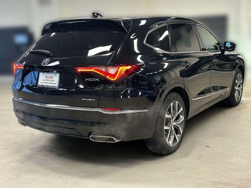 Used 2023 Acura MDX SH-AWD w/ Technology Package image 4