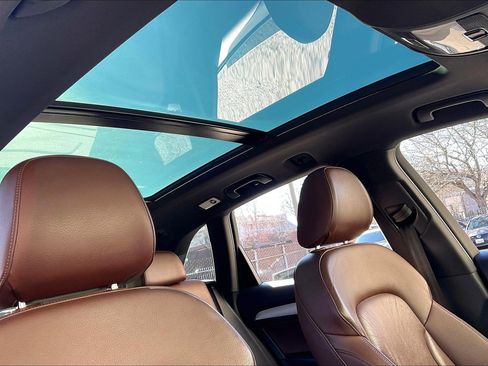 Used 2017 Audi Q5 2.0T Premium Plus w/ Technology Package image 29