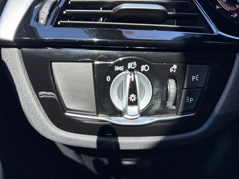 Used 2023 BMW 530e xDrive 530e xDrive w/ M Sport Package image 27