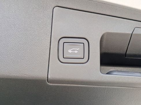 New 2026 Cadillac XT5 Sportv w/ LPO, Onyx Lite Package image 16