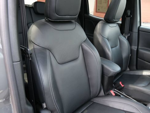 Used 2022 Jeep Renegade Limited w/ Sun, Sound & Wheels Group AWD/4WD image 32