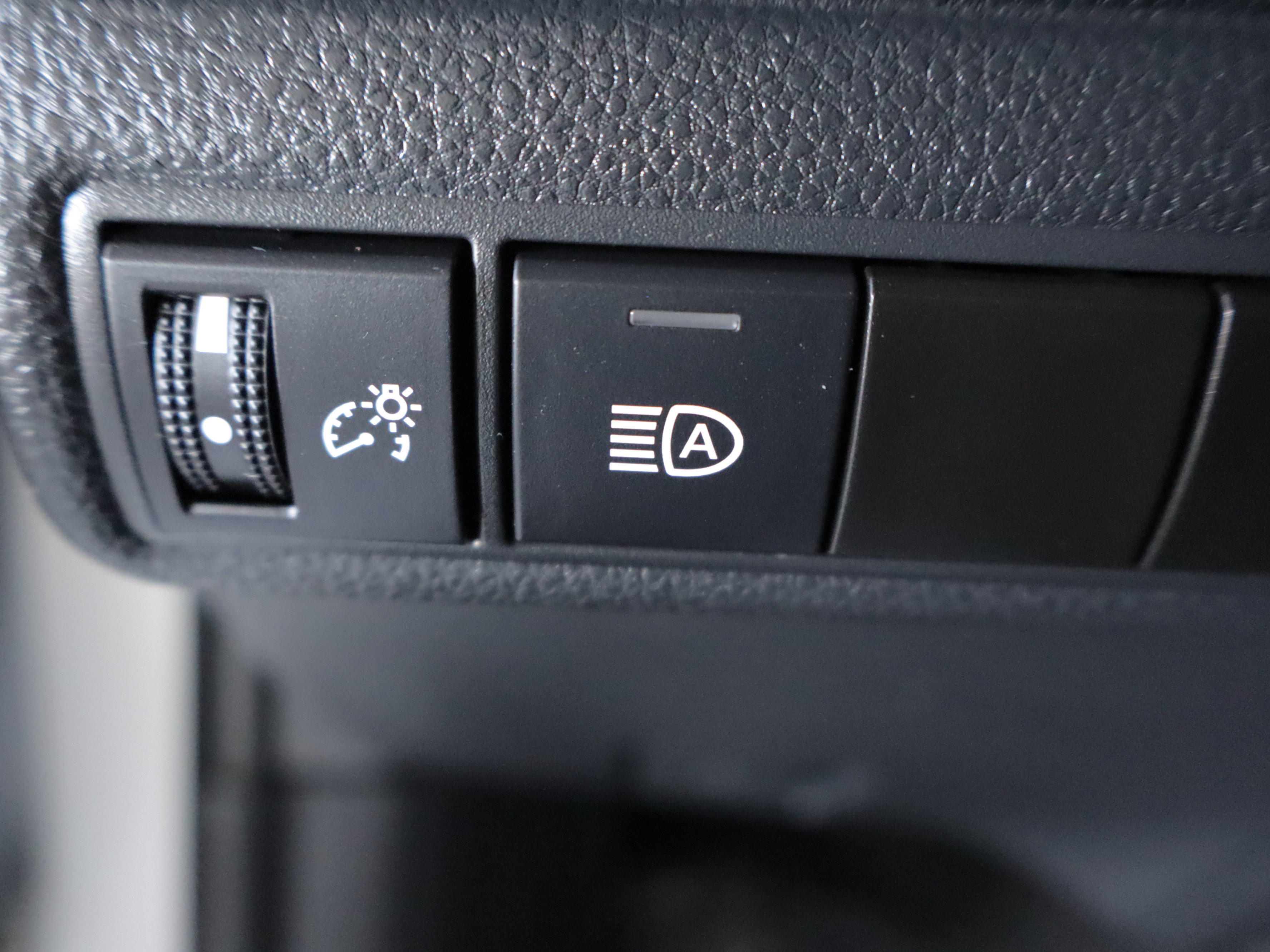 Used 2024 Toyota Corolla LE w/ LE Convenience Package FWD image 18