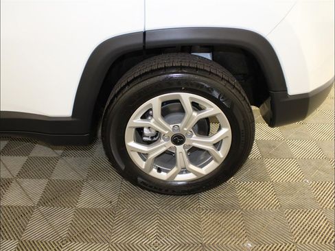 New 2025 Jeep Compass Latitude image 45