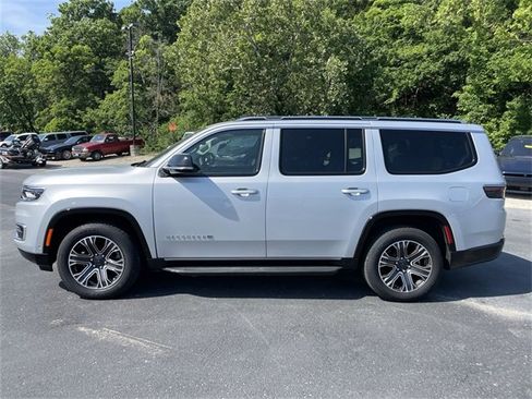 Used 2024 Jeep Wagoneer Series II image 42