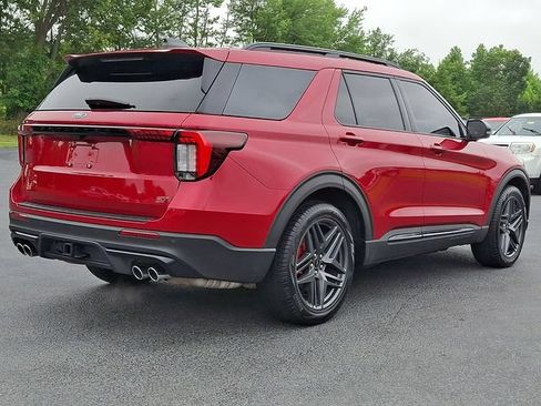 Used 2025 Ford Explorer ST w/ Sun And Sound Package AWD/4WD image 9
