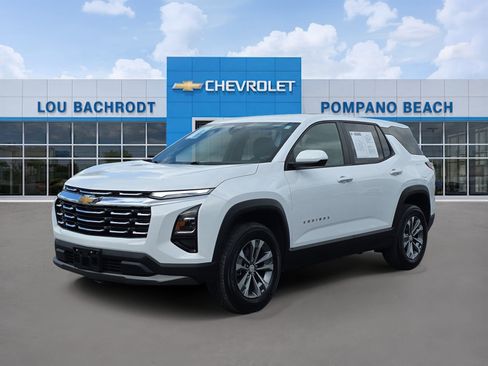 Used 2025 Chevrolet Equinox LT image 3