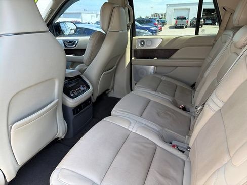 Used 2019 Lincoln Navigator Reserve AWD/4WD image 21