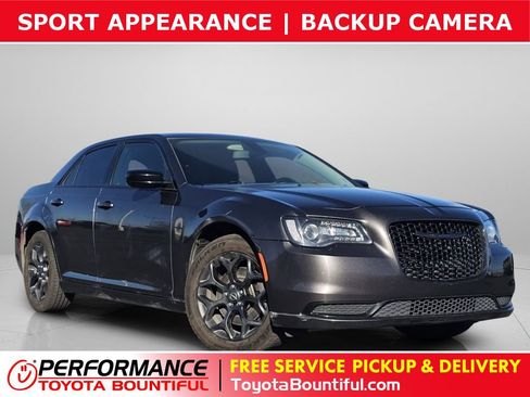 Used 2020 Chrysler 300 Touring w/ Sport Appearance Package AWD/4WD image 1