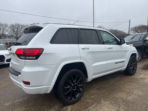 Used 2020 Jeep Grand Cherokee Altitude image 5