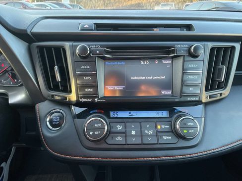 Used 2016 Toyota RAV4 SE image 16