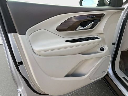 Used 2018 GMC Terrain Denali w/ Advanced Safety Package FWD image 17